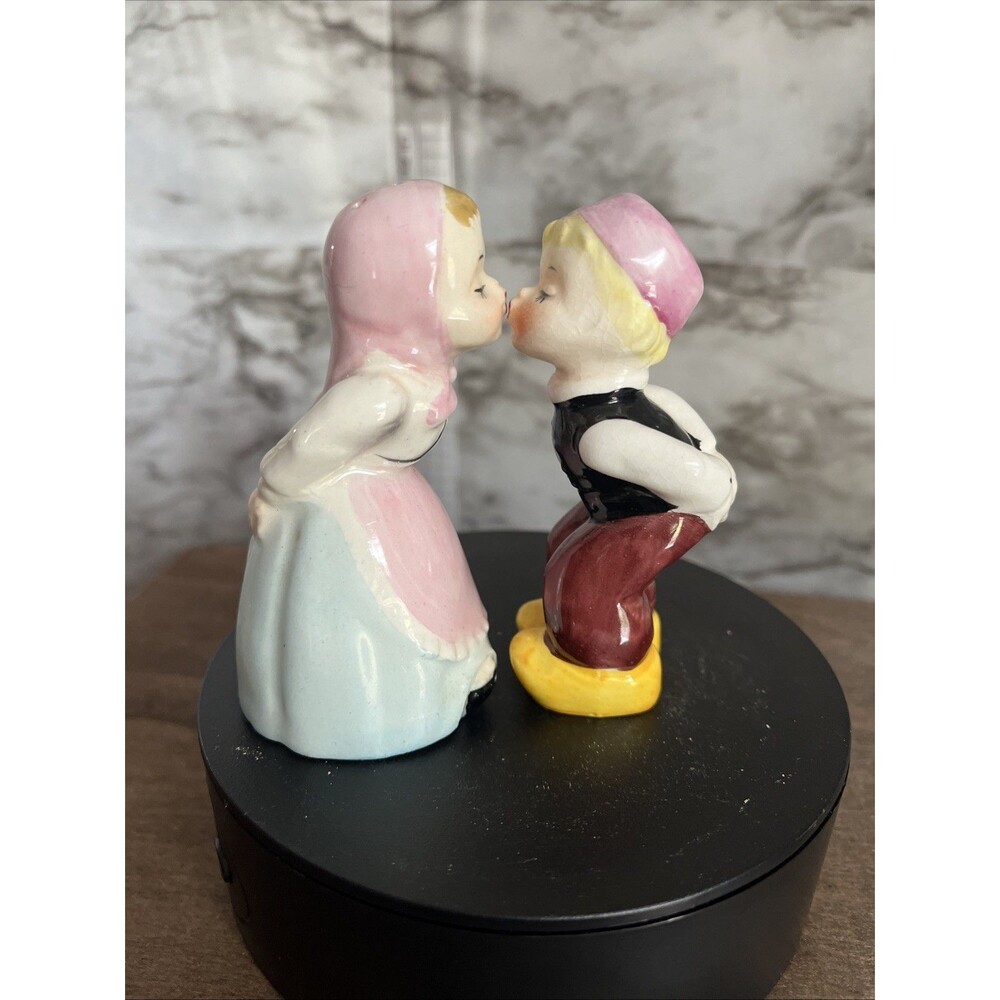 Vintage Napco Kissing Dutch Boy and Girl Salt and Pepper Shaker Japan